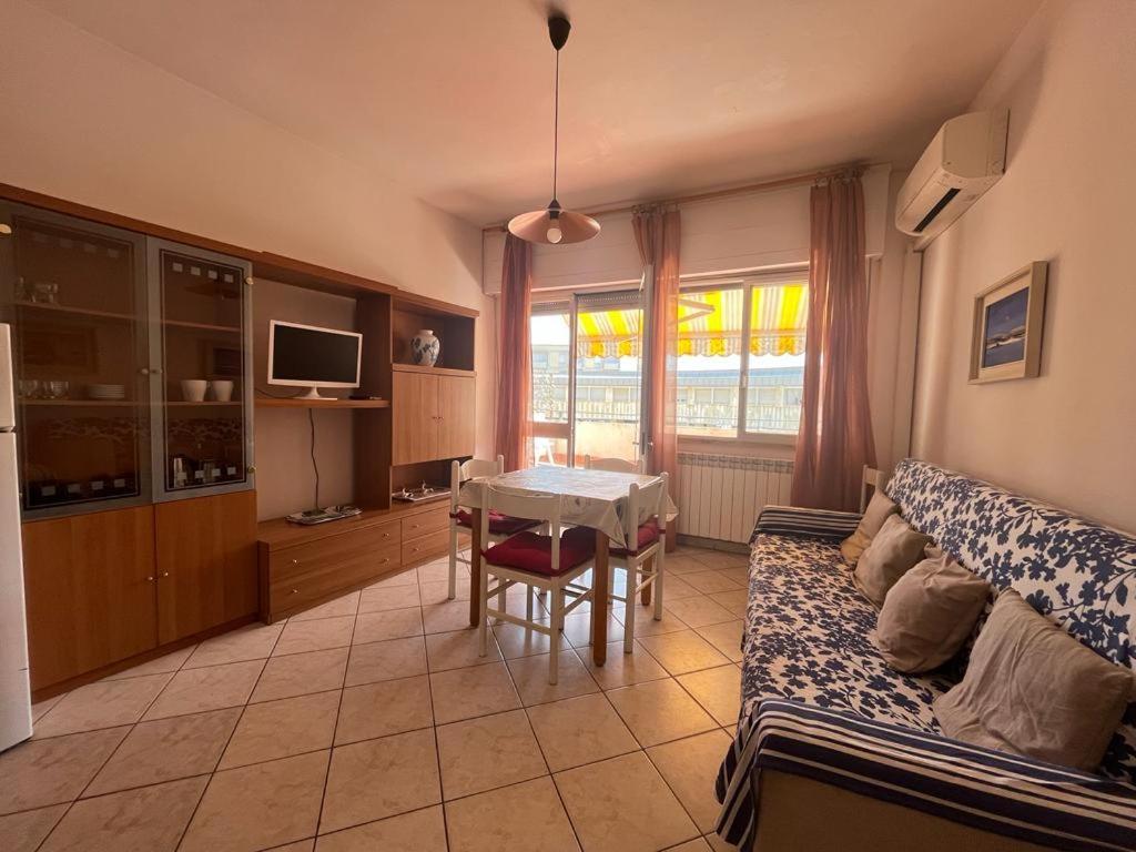 Imperiale Apartment Tirrenia Exteriör bild